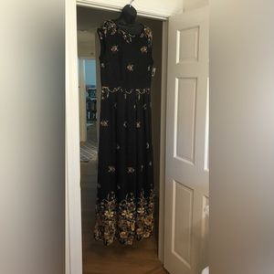 Lace Floral Dress. Black, size 3X. NWT